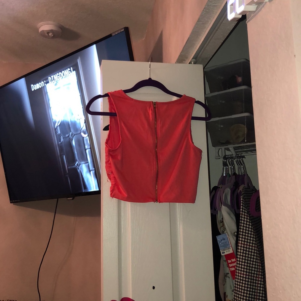 Cropped Top - Picture 2 of 2